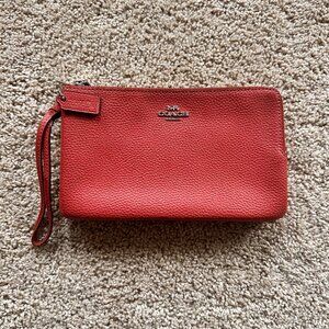 2000s COACH Double Corner Zip Wristlet in Pebble Leather